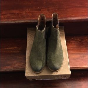 Soho suede ankle boots